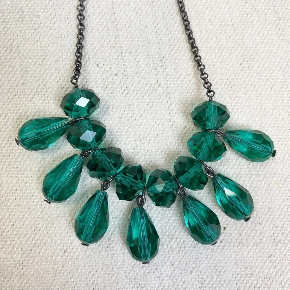 Faceted teal glass bead fringe necklace